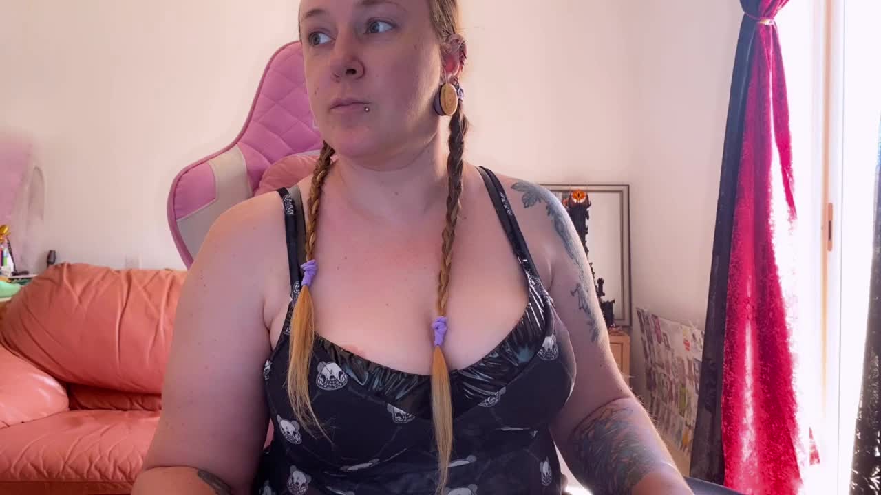 NylonQueen Adult Chat August 7, 2025