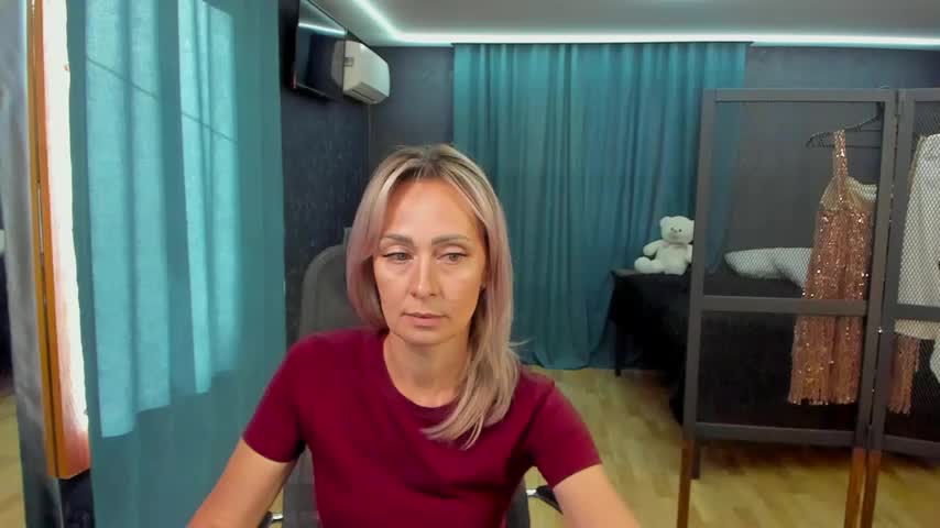 Julia_Cherry_ Adult Chat August 8, 2025