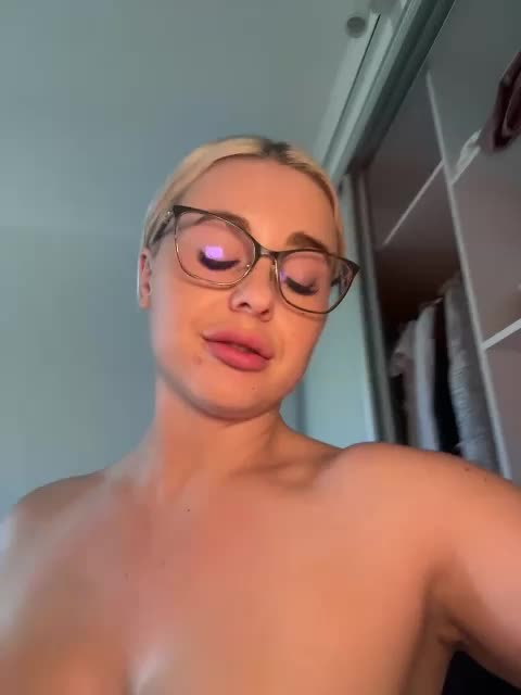 AnnaSmile Adult Chat August 8, 2025