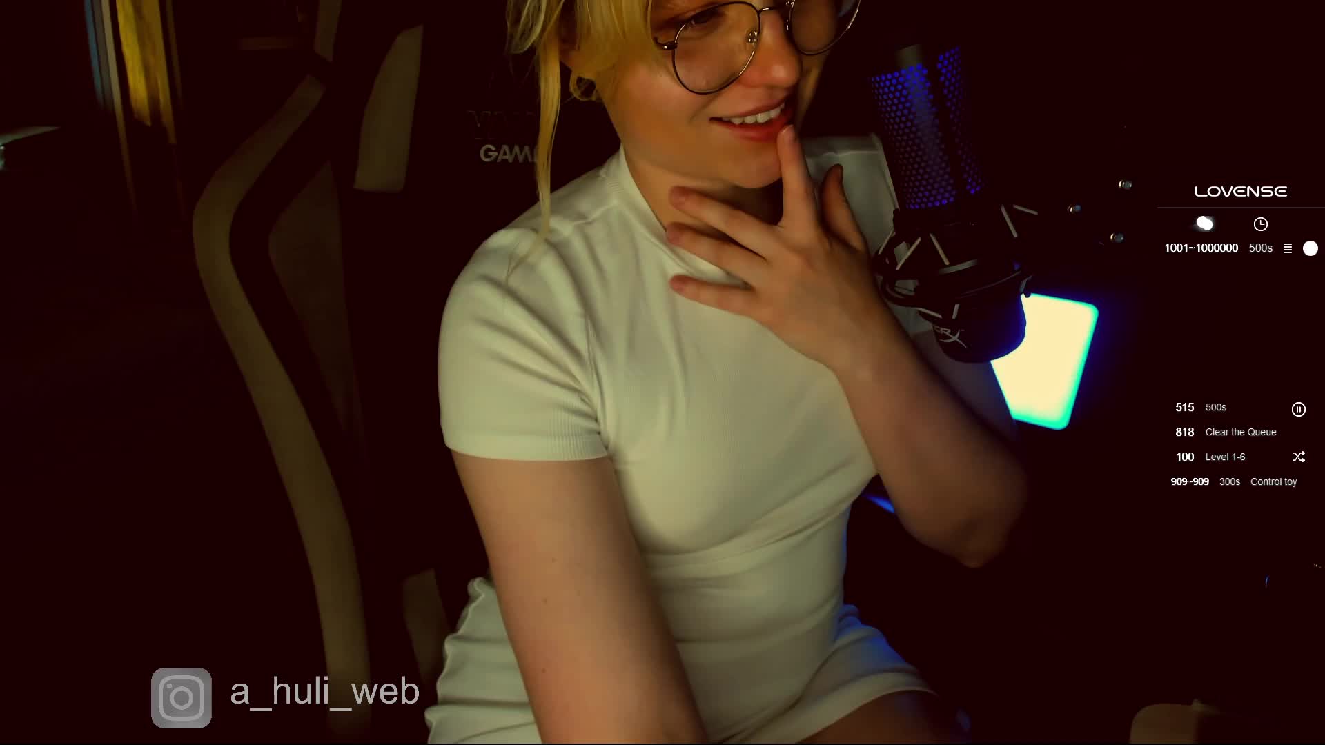 A-Huli Adult Chat August 8, 2025