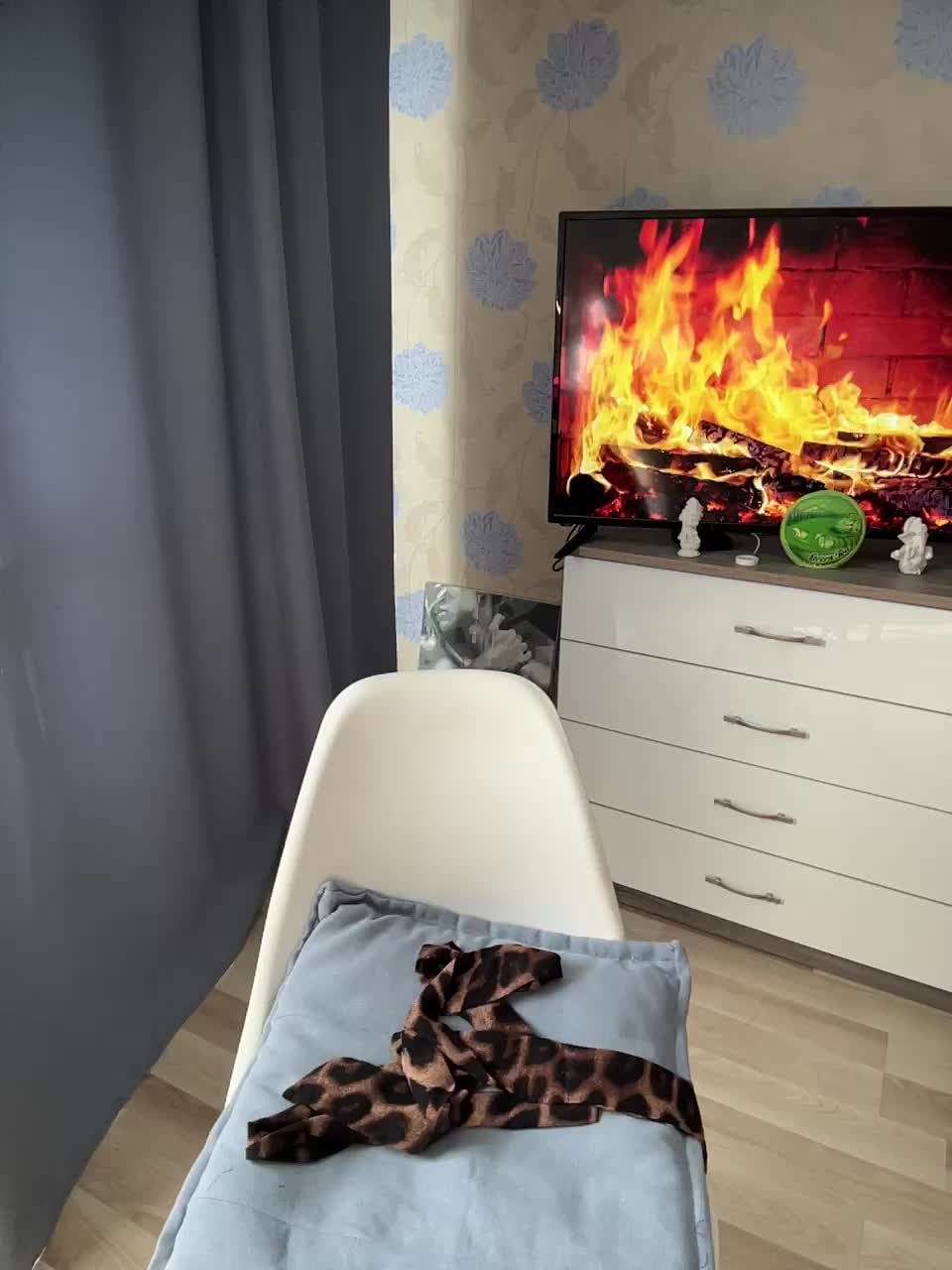 YMNICHKA Adult Chat August 8, 2025