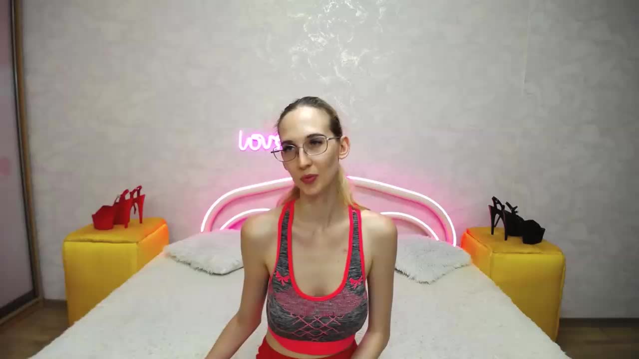 LizzieBrait Adult Chat August 8, 2025