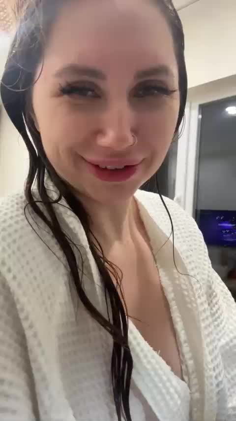 Girls-Leia Adult Chat August 8, 2025