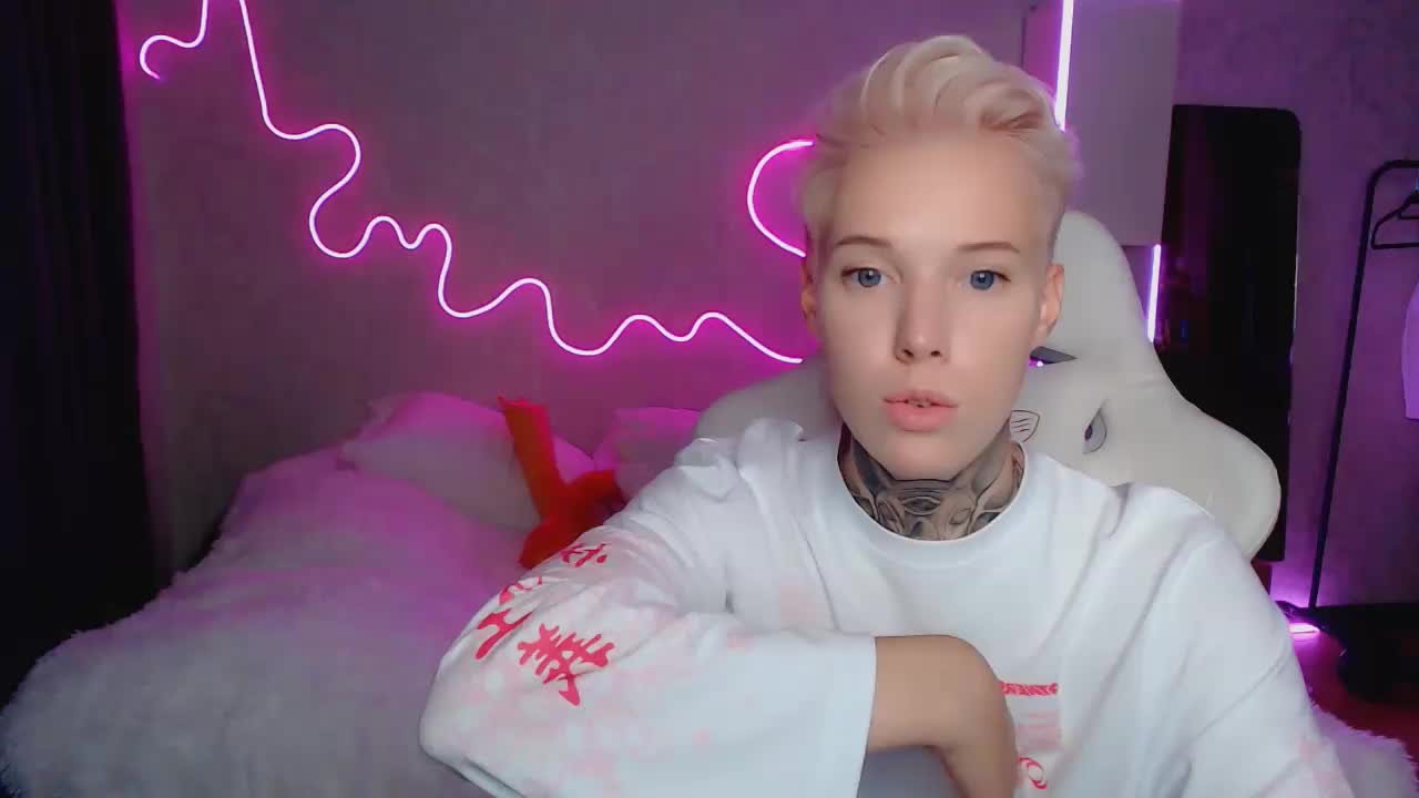 tezes Adult Chat August 8, 2025