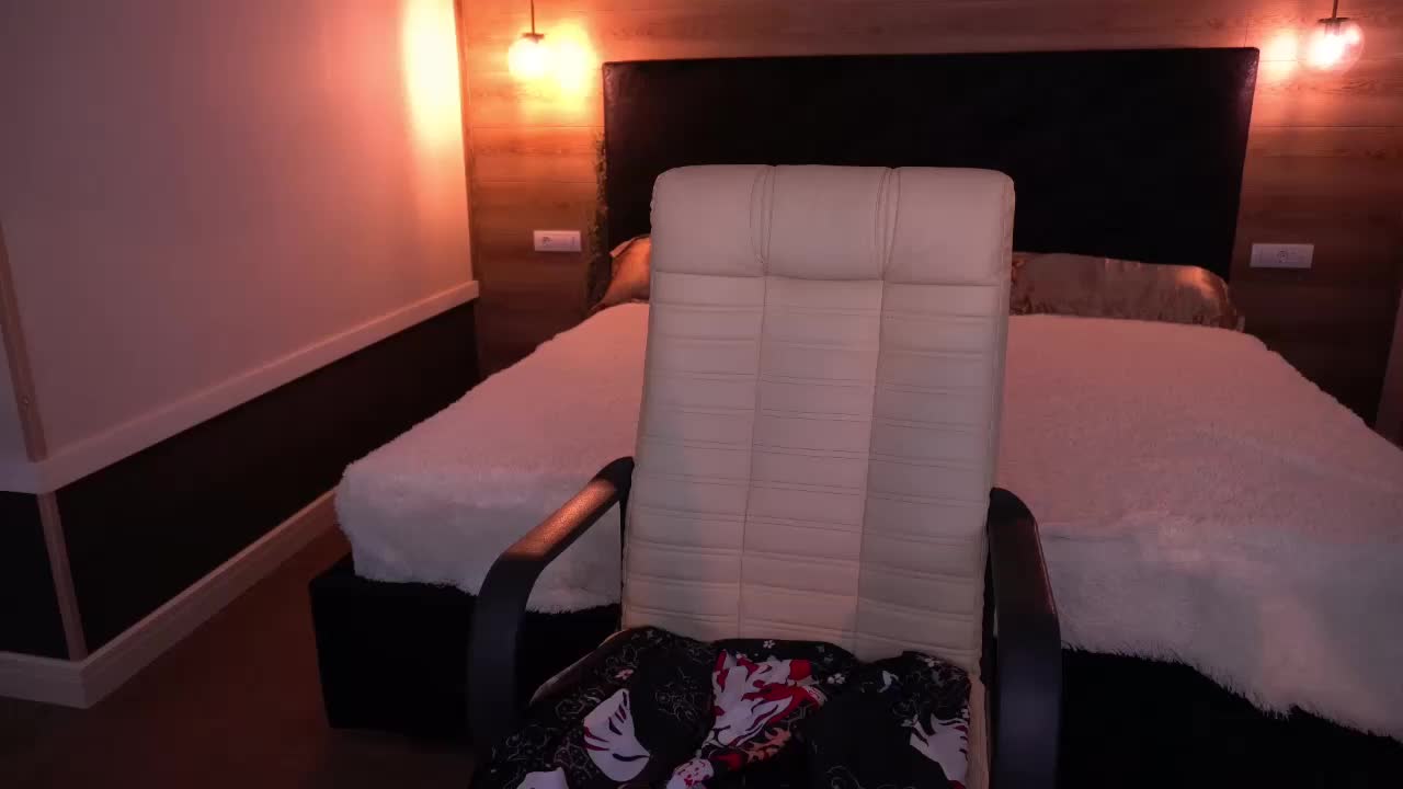 AmazonkaStarrr Adult Chat August 8, 2025