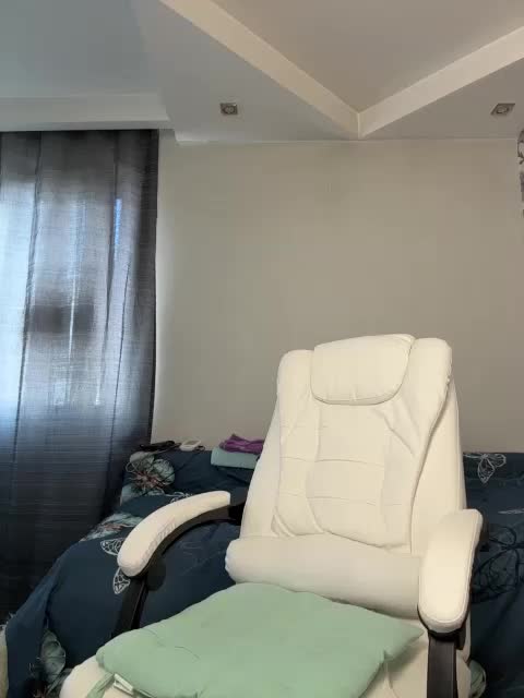 Eva-Bella Adult Chat August 8, 2025