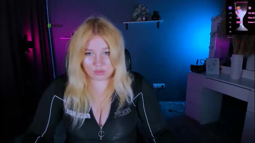 juli_kisss Adult Chat August 8, 2025