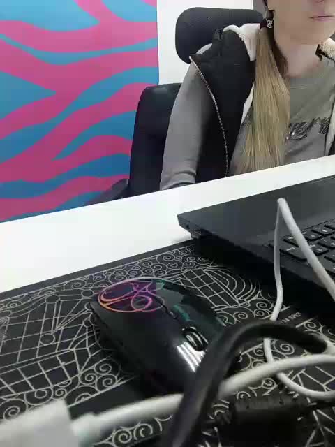 Xo4y-Tpax Adult Chat August 8, 2025