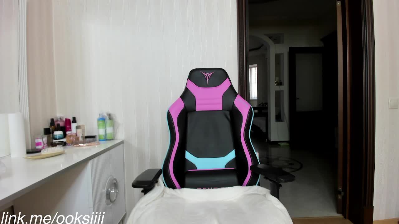 ooksiiii Adult Chat August 8, 2025