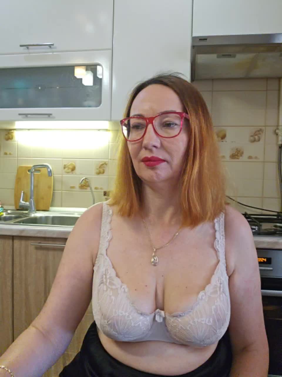 Pink-Lips Adult Chat August 8, 2025