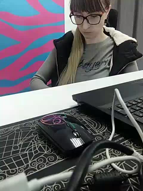 Xo4y-Tpax Adult Chat August 8, 2025