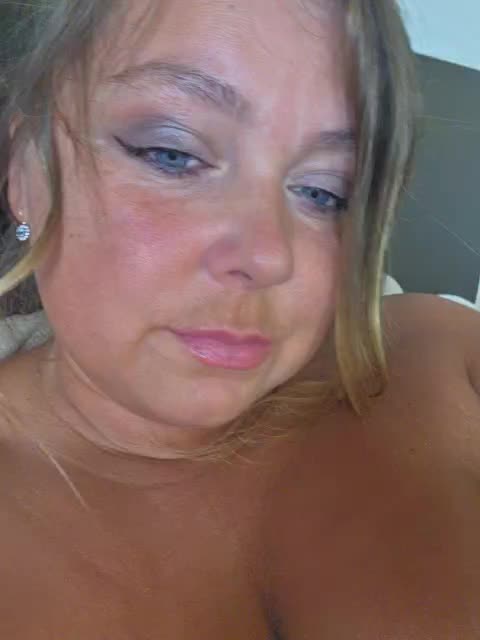 FLUFFY_BEAUTY Adult Chat August 9, 2025