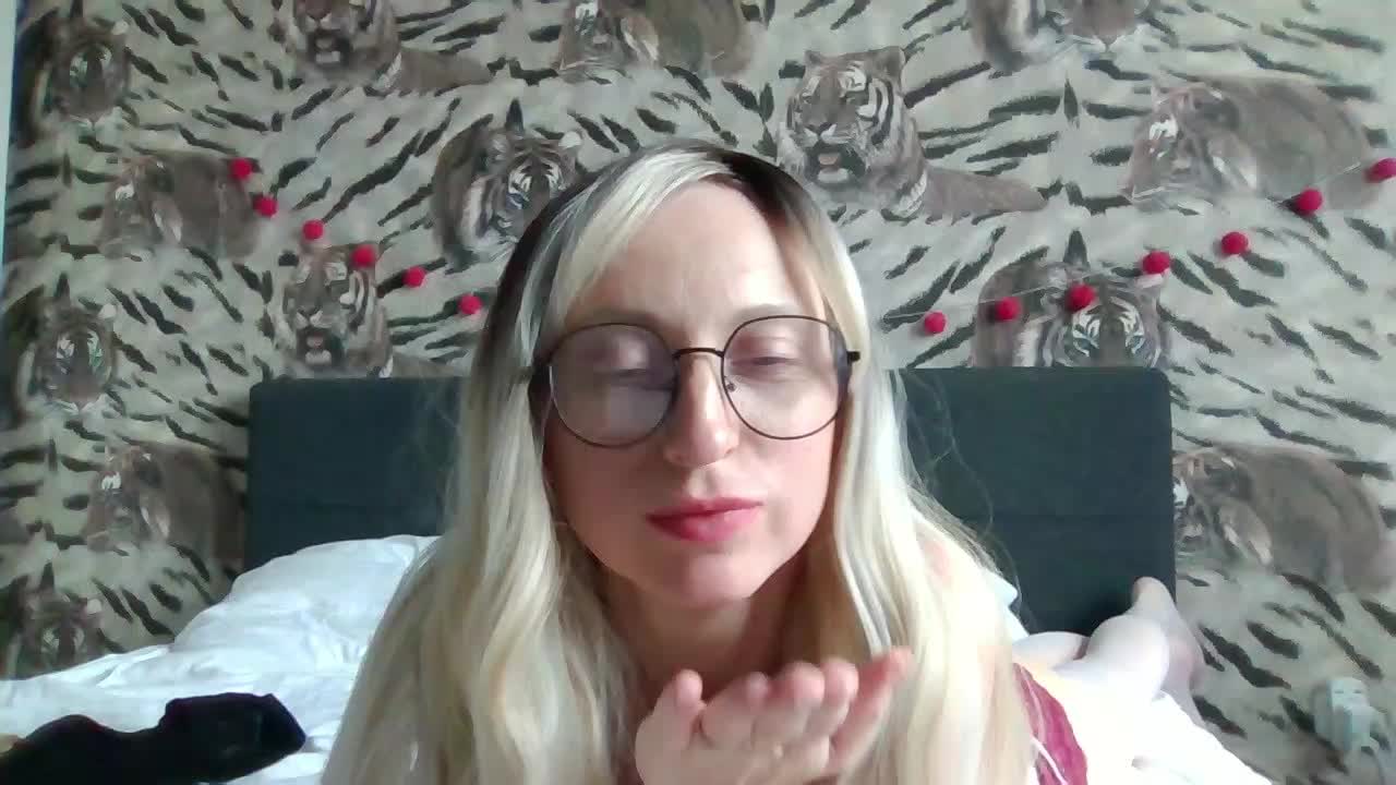 Ella-Mary Adult Chat August 9, 2025