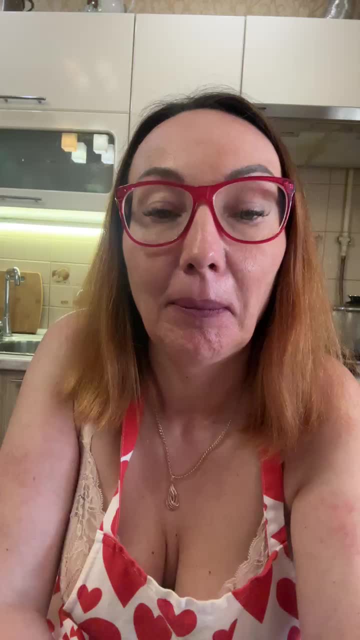 Pink-Lips Adult Chat August 9, 2025