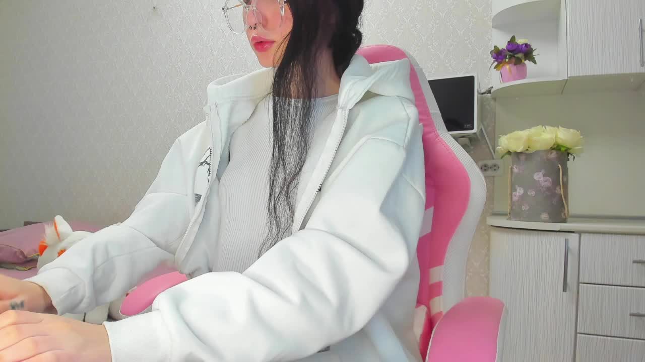 KittiGirl Adult Chat August 9, 2025