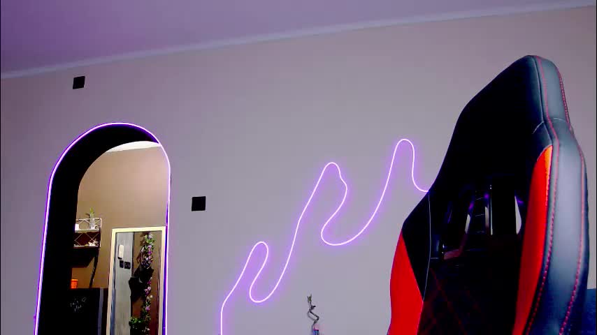 karoline121 Adult Chat August 9, 2025