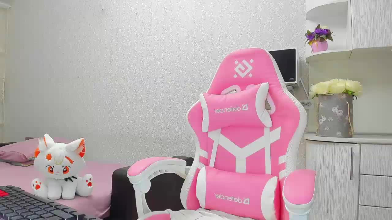 KittiGirl Adult Chat August 9, 2025