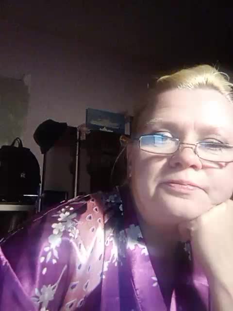 -WhiteQueen- Adult Chat August 9, 2025