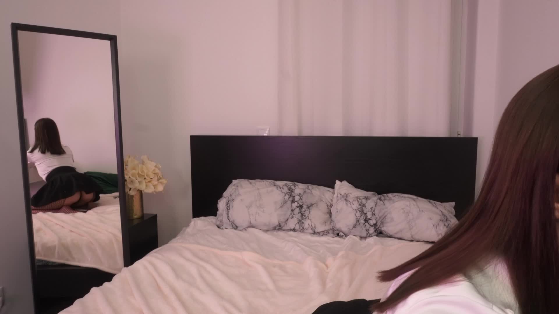 VivienneLove Adult Chat August 9, 2025