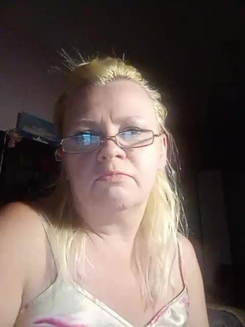 -WhiteQueen- Adult Chat August 9, 2025