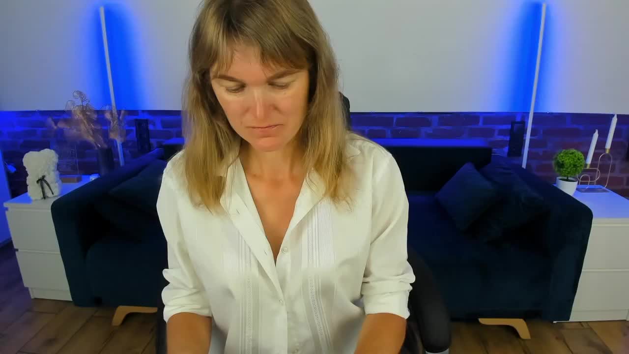 Annabel-xxx Adult Chat August 9, 2025