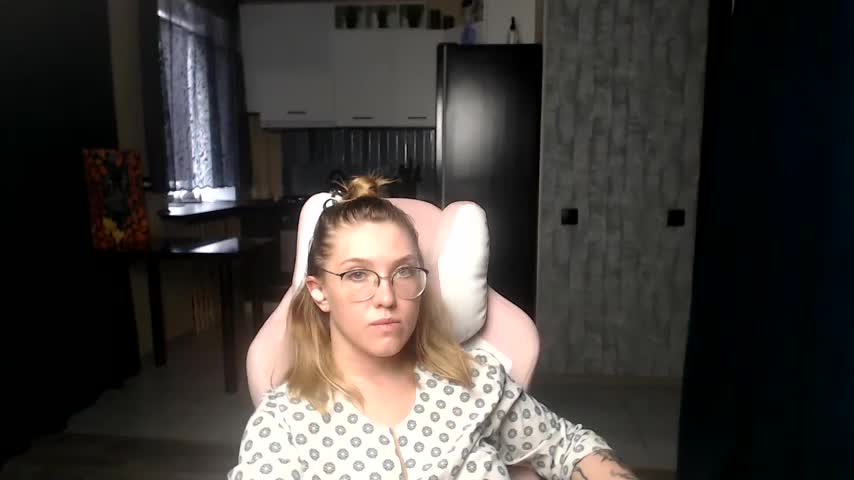 Reginasmilee Adult Chat August 9, 2025