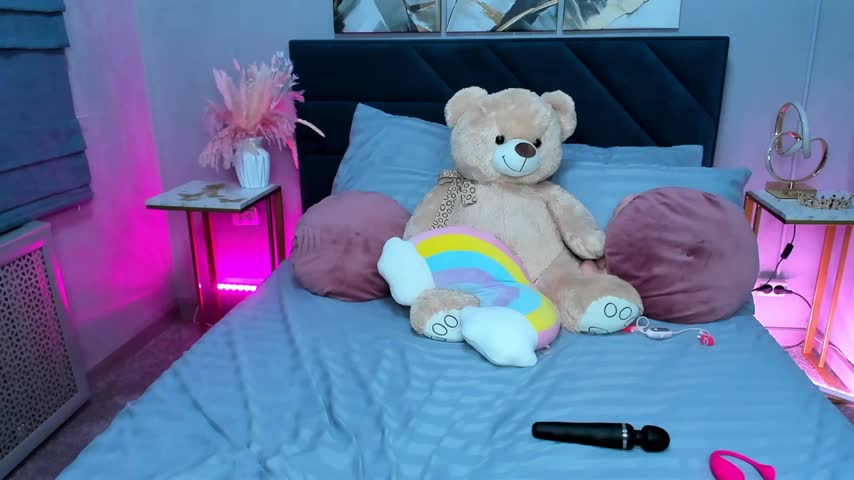 Curvy_Dynamite_ Adult Chat August 9, 2025