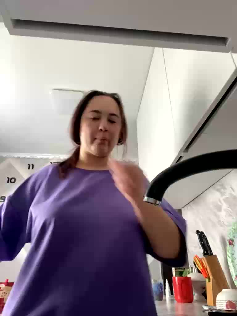 LisnoraGold Adult Chat August 9, 2025