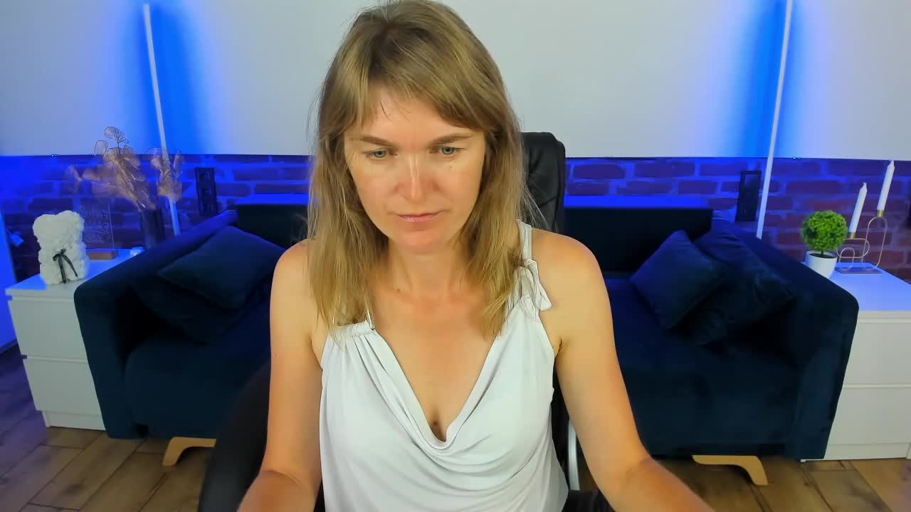 Annabel-xxx Adult Chat August 9, 2025