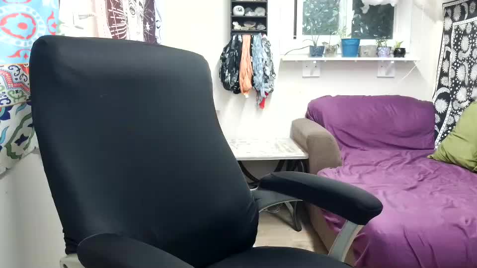 petite_emeri Adult Chat August 9, 2025