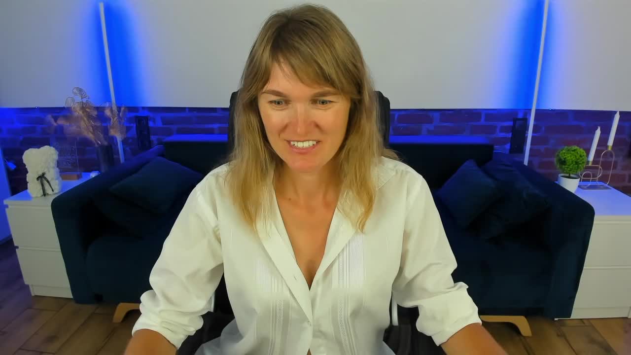 Annabel-xxx Adult Chat August 9, 2025