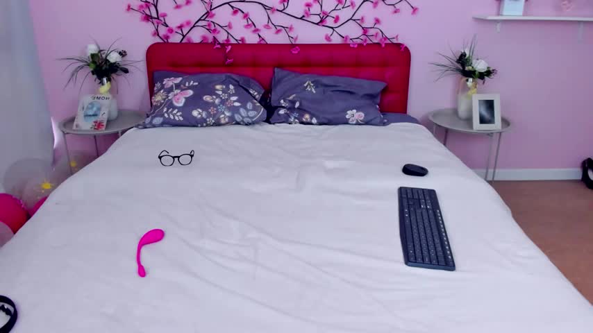 EmmaOlsen4u Adult Chat August 9, 2025