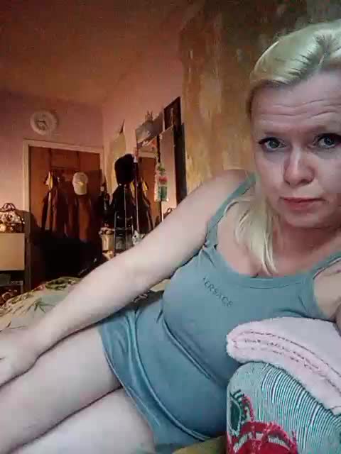 -WhiteQueen- Adult Chat August 9, 2025