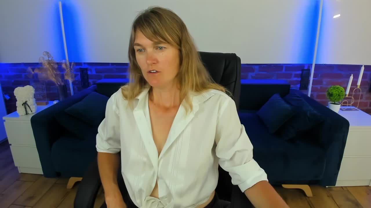 Annabel-xxx Adult Chat August 9, 2025