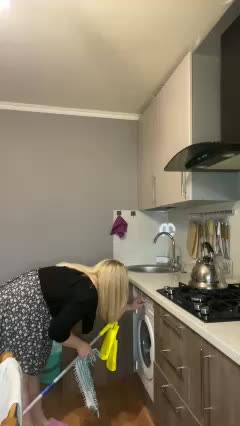 Donut-red Adult Chat August 10, 2025