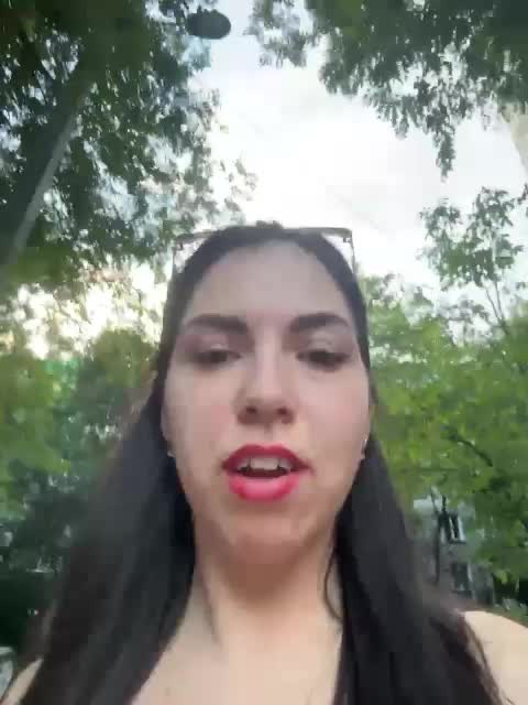 Vika19981 Adult Chat August 10, 2025