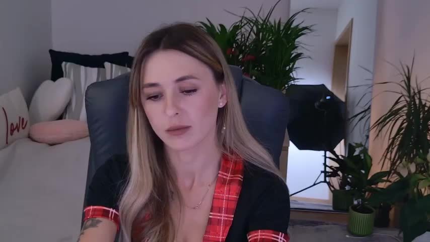 Sophie_Enzo Adult Chat August 10, 2025