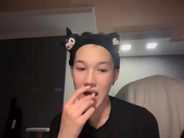 Liil_domi Adult Chat August 10, 2025