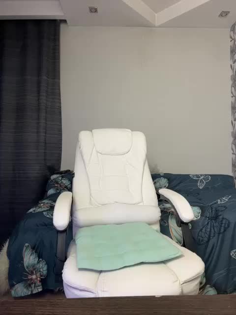 Eva-Bella Adult Chat August 10, 2025