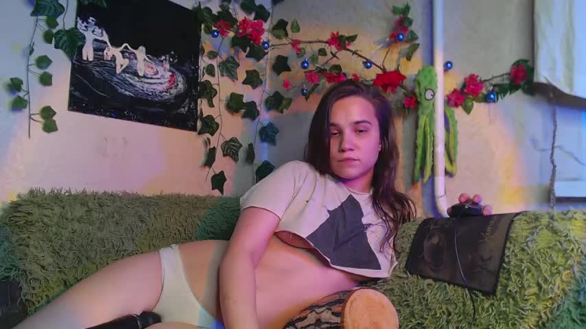 Tiny_Witch Adult Chat August 10, 2025