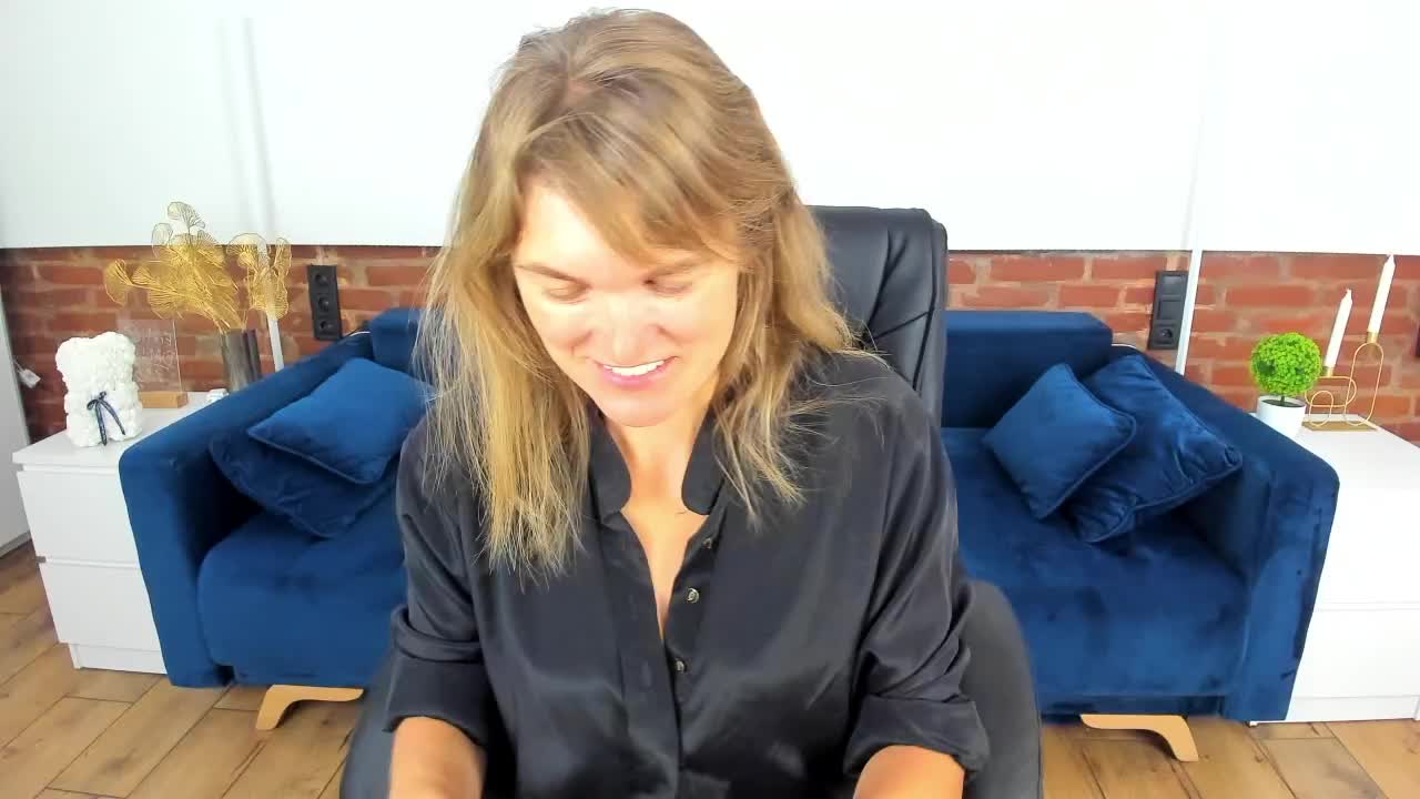 Annabel-xxx Adult Chat August 10, 2025