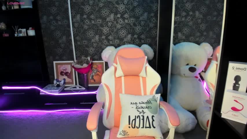 Queen_baby Adult Chat August 10, 2025