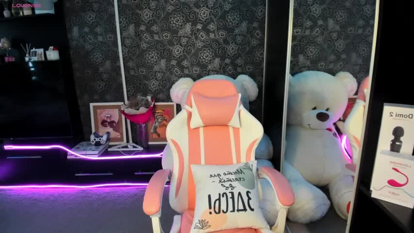 Queen_baby Adult Chat August 10, 2025