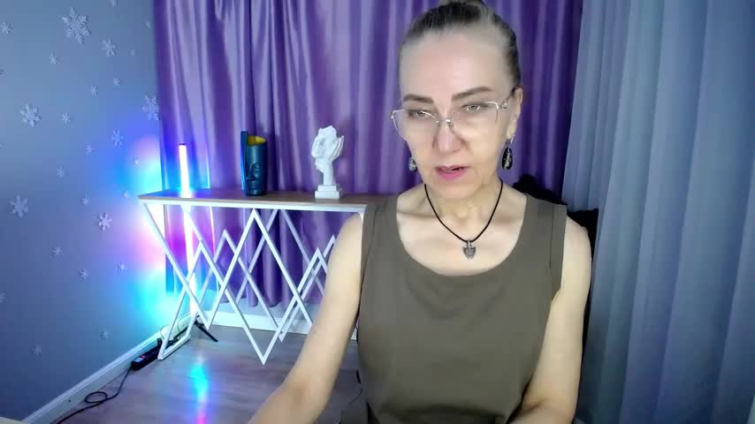 queen_a_n_i Adult Chat August 10, 2025