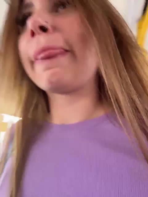 Girls-Leia Adult Chat August 10, 2025