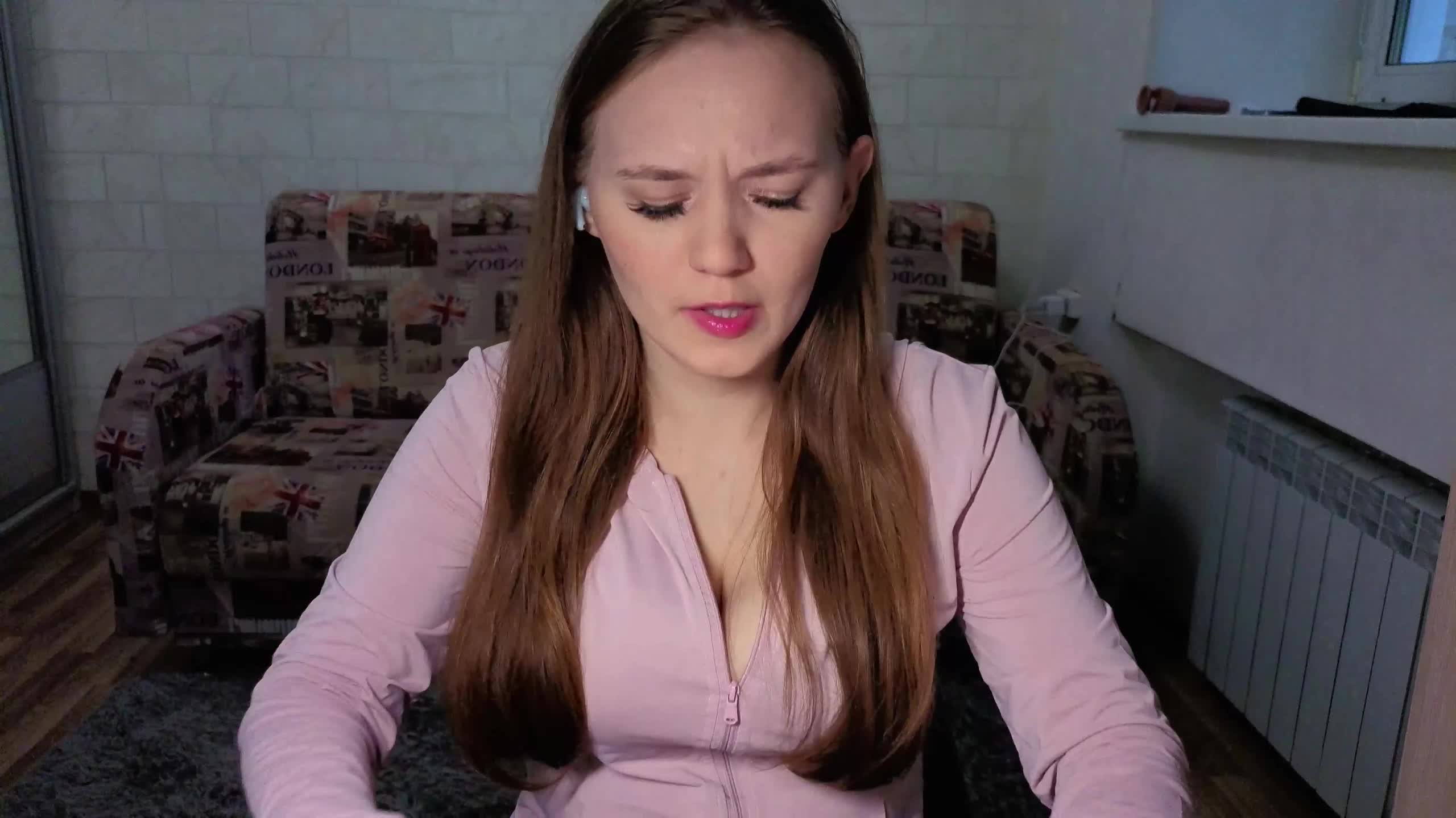 AlisaWyn Adult Chat August 11, 2025