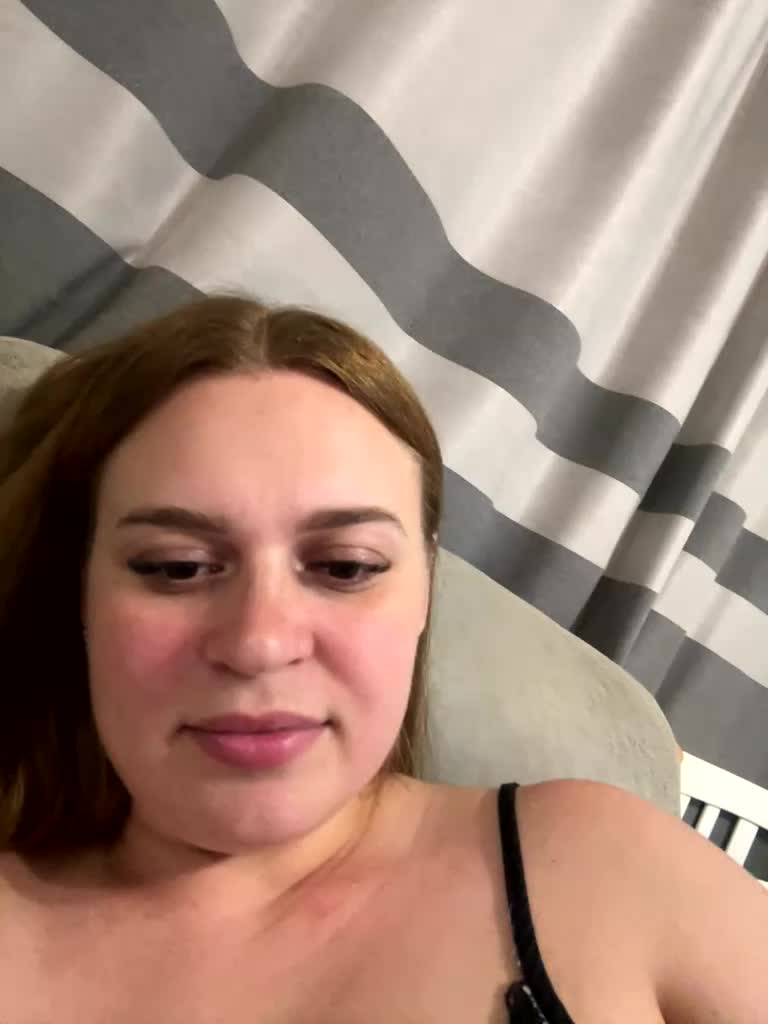 Chattie-Issy Adult Chat August 11, 2025