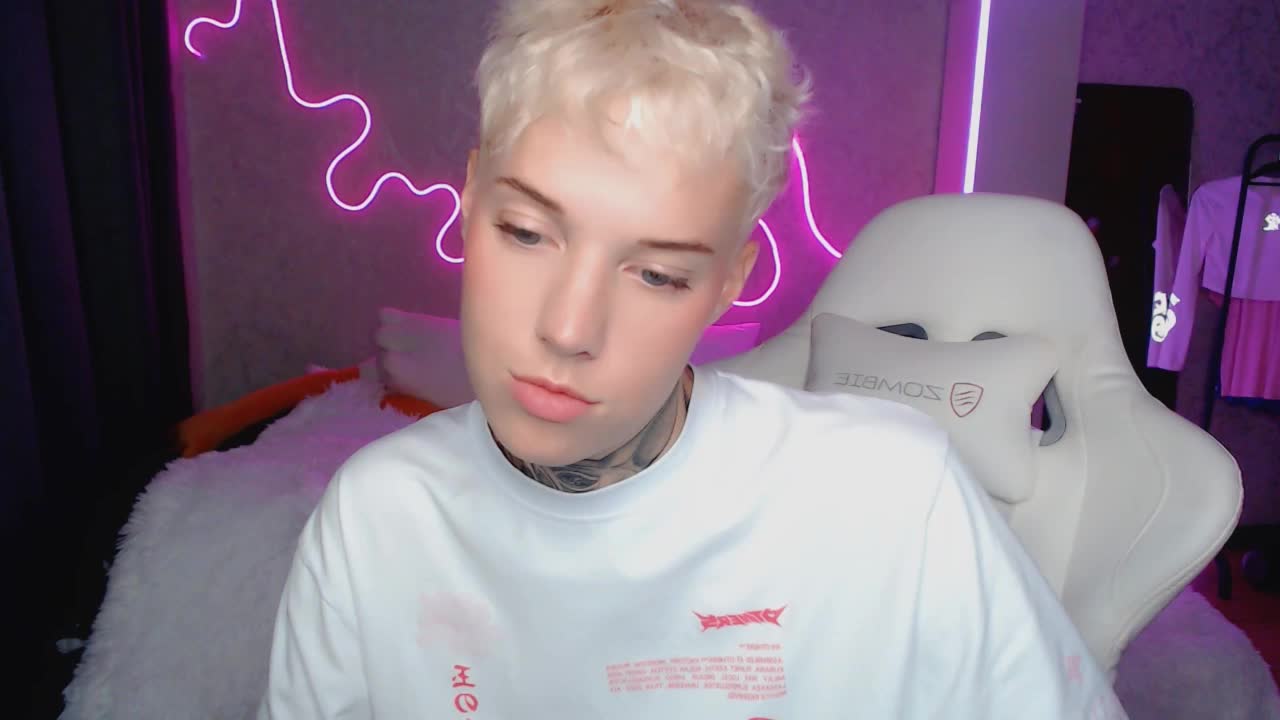 tezes Adult Chat August 11, 2025