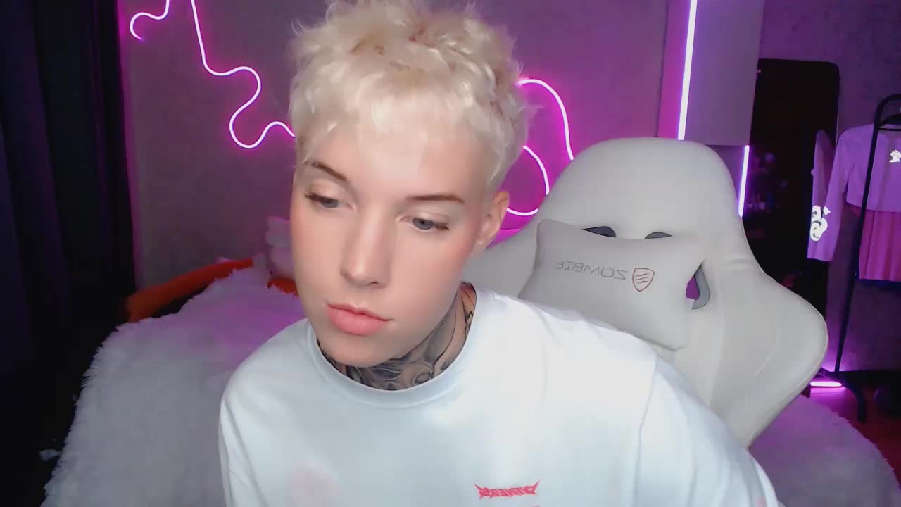 tezes Adult Chat August 11, 2025