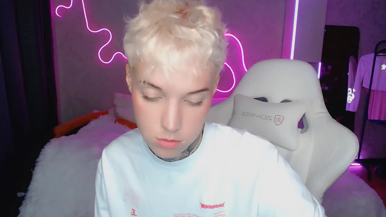 tezes Adult Chat August 11, 2025